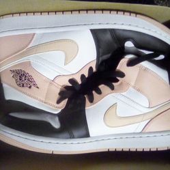 Brand New Size 9 Women's Nike Shoes