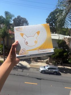 Pokémon Center 30th Celebration Elite Trainer Box