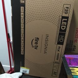 Smart 32inch TV still box new