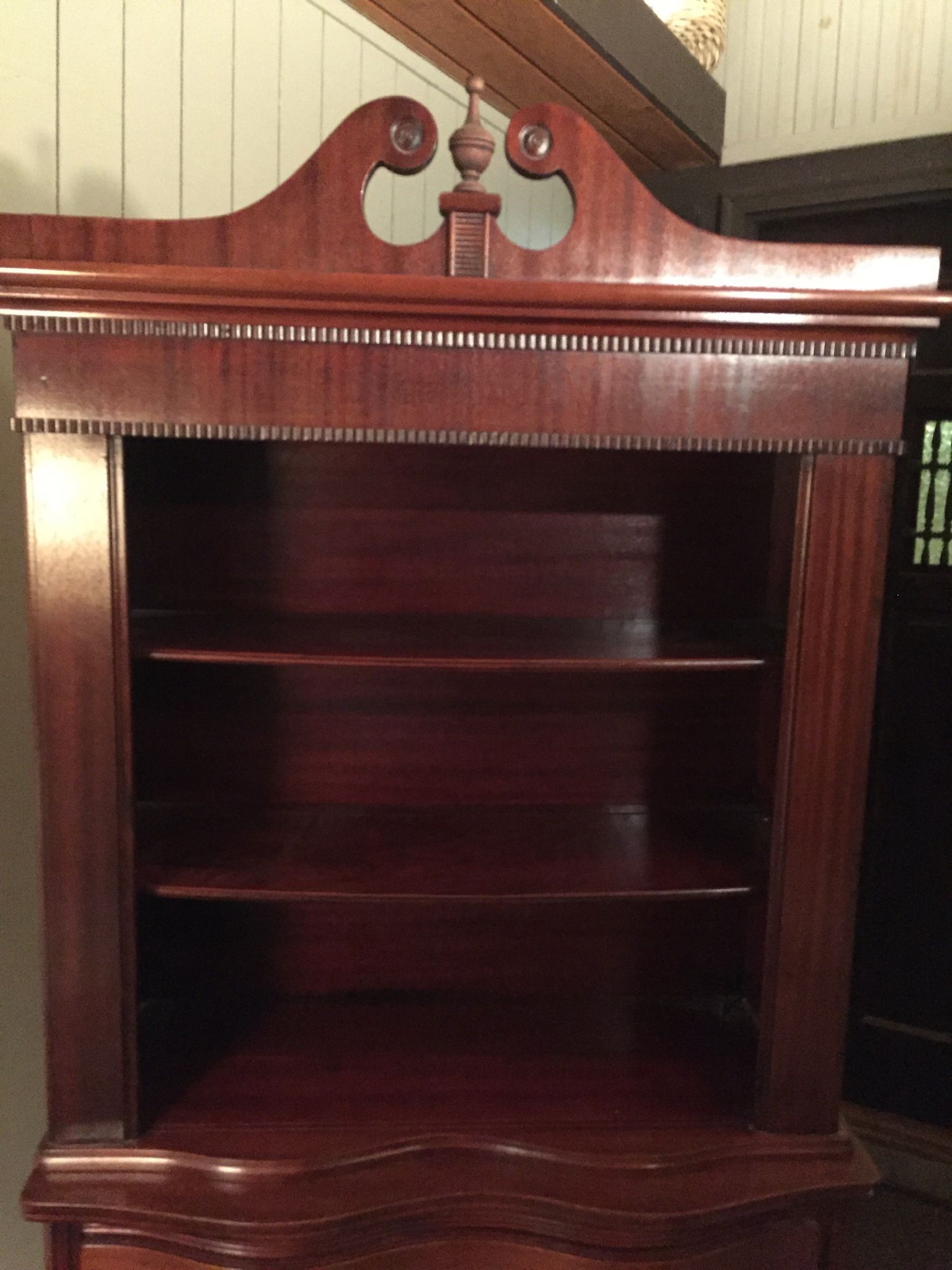 1940’s Colonial Cabinet🚌