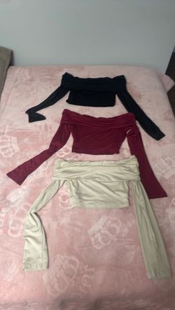 Off the shoulder crop tops