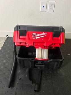 Milwaukee M18 18-Volt 2 Gal. Lithium-Ion Cordless Wet/Dry Vacuum (Vacuum-Only)