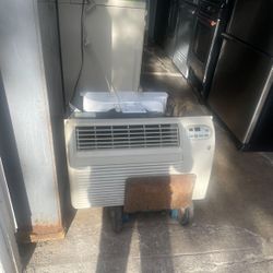 Used A/C 220 Volt 