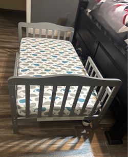 Toddler bed