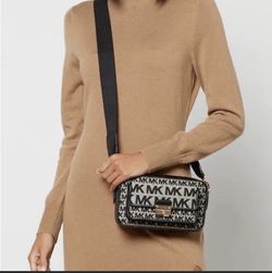 Michael kors crossbody outlet thick strap