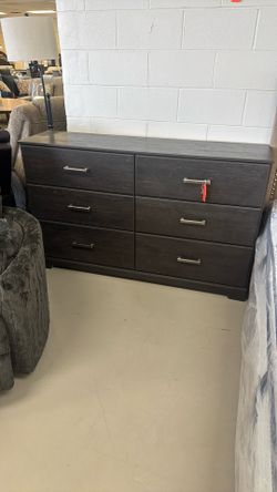 Dresser With Deep Drawers