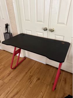 Gaming desk