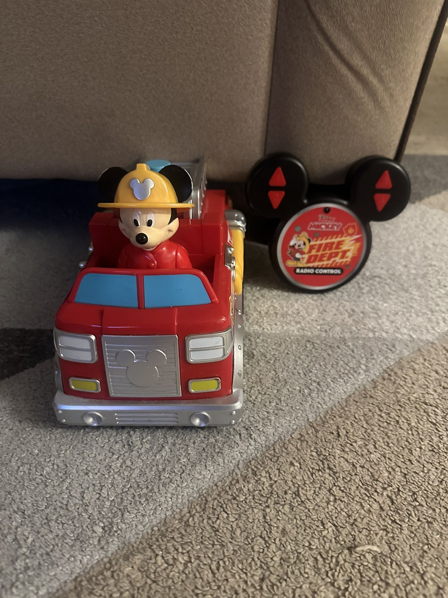 Mickey Mouse Fire Truck,wheelies And Spin
