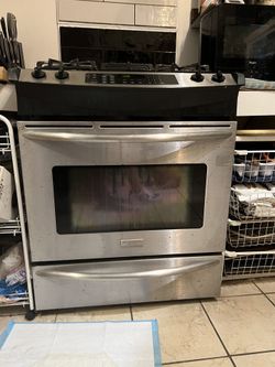 Frigidaire electric Oven With Gas Stovetop