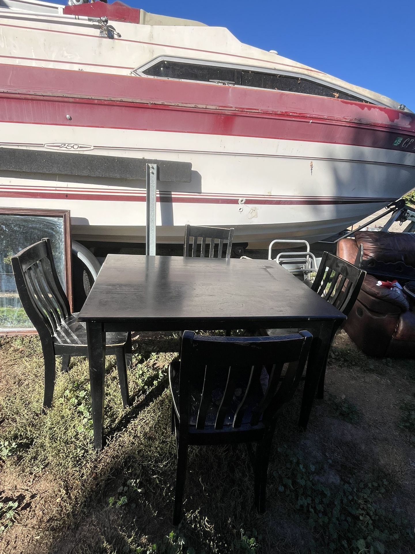 Black Table And Chairs 