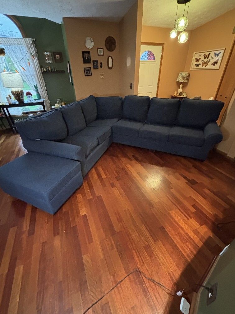 L Shaped Sectional With Loveseat & Oversized Chair 