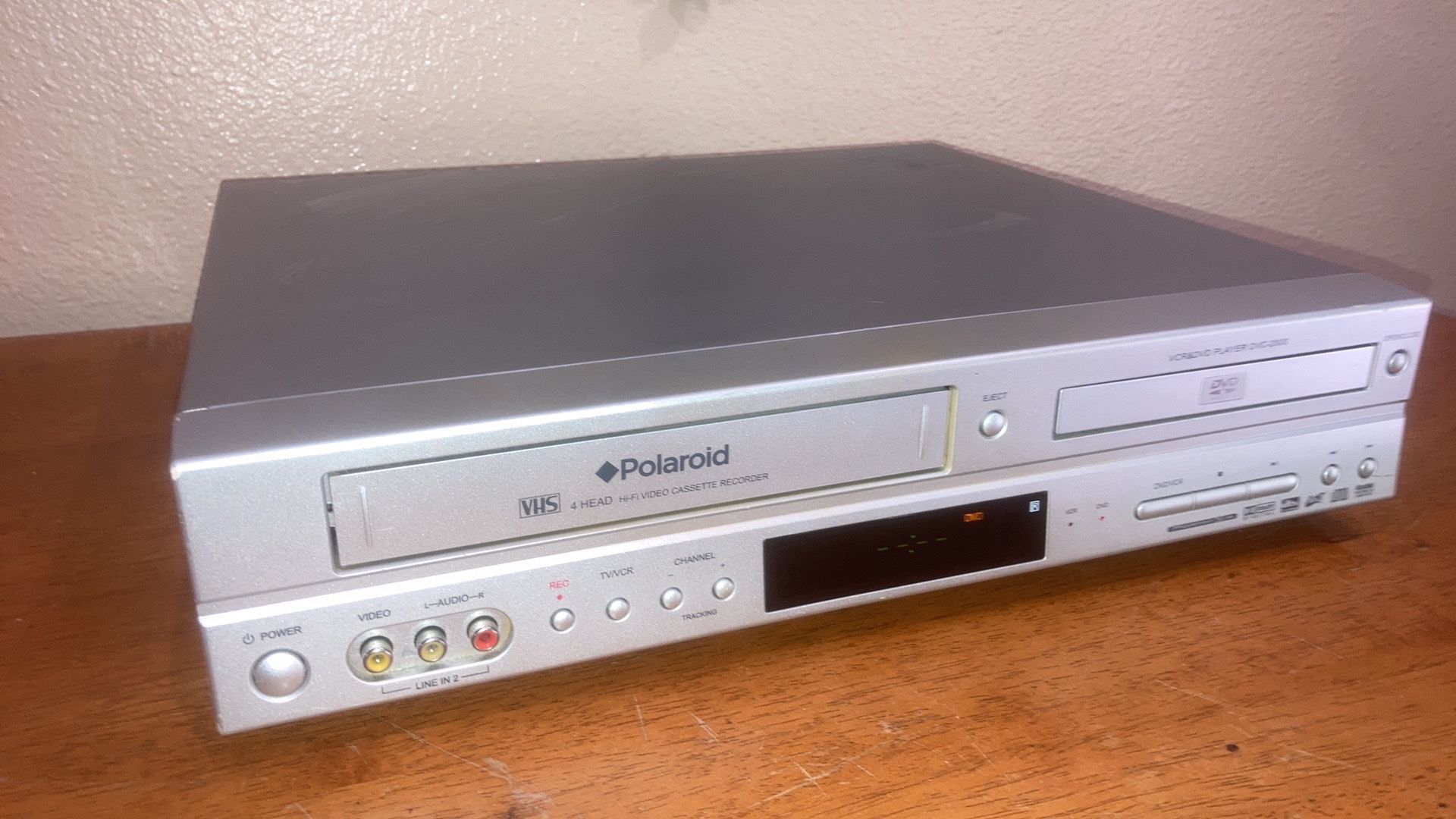 NICE!! Polaroid DVD/VHS Combo Player/Recorder