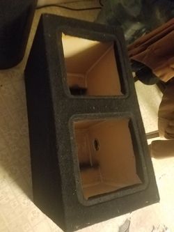 Sealed speaker box