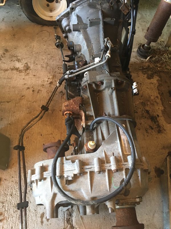 2007 jeep wrangler transmisión automática 62 k millas . Se cambia por