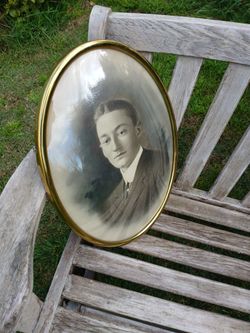 Bubble Glass Antique Frame With Picture