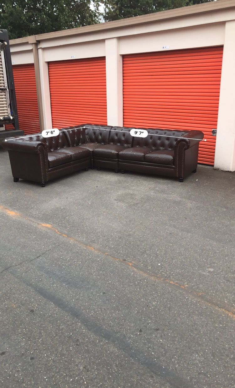 **Free Delivery** Couch