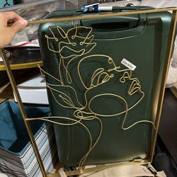 Gold wire art girl