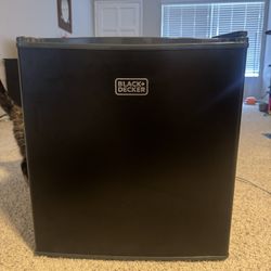 Black Decker Mini Fridge