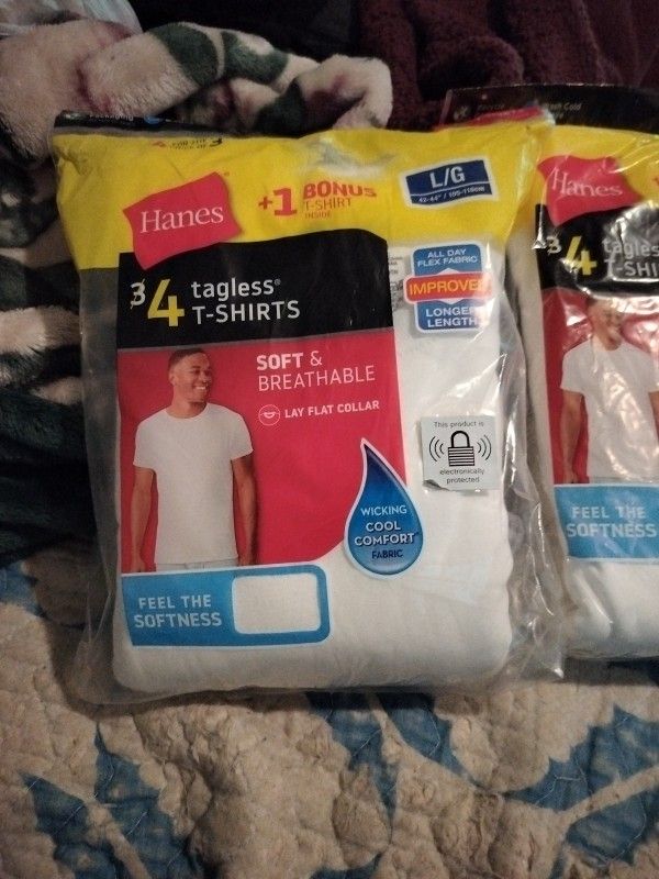 Hanes Tagless T-shirts Size Large  New