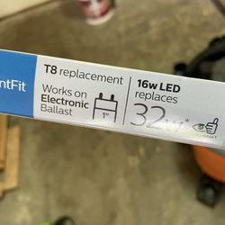 Philips InstantFit T8 LED Tube