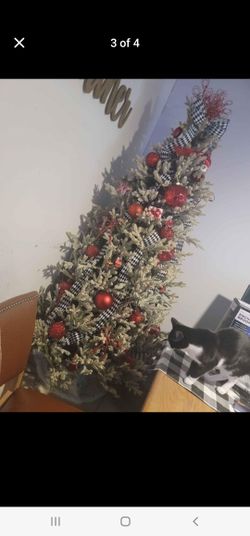 7ft Flocked Christmas Tree With Warm Lights