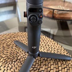 Title: DJI Osmo Mobile 6 Smartphone Gimbal – Excellent Condition + Hard Case
