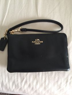 Coach small wristlet👛