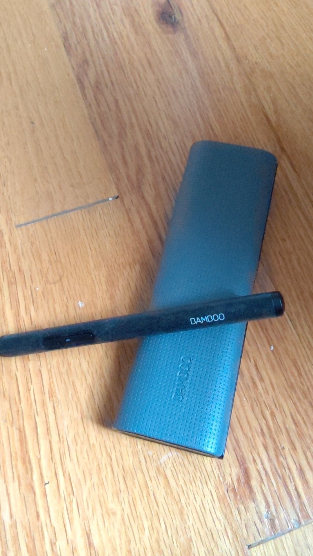 Bamboo sketch precision stylus (made for iphone and ipad)