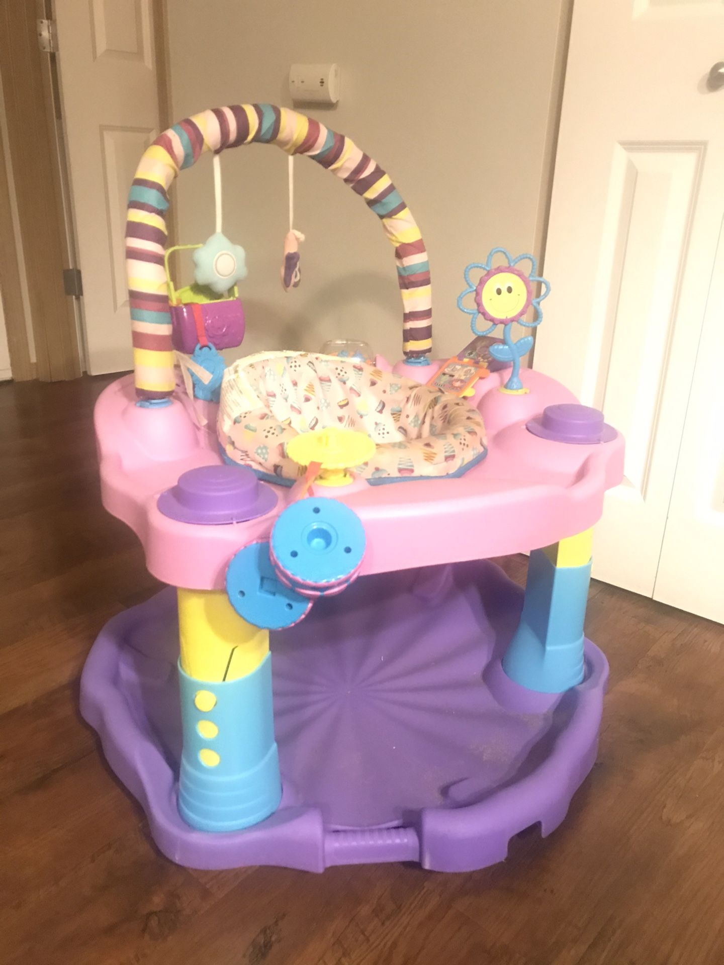 Evenflo Exersaucer Bounce and Learn Sweet Tea, Party