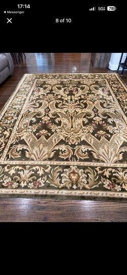 8 × 10 Wool hand made rug