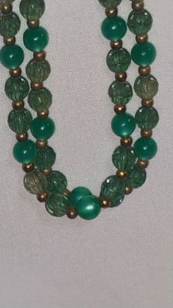 Vintage Mid-century Green Glass Bead Necklace