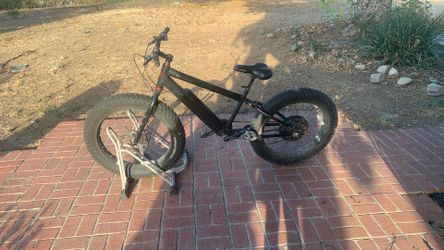 Prodeco tech rebel X V5 black fat tire e-bike