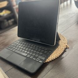 Apple Magic Keyboard for iPad Pro 12.9” (2021) – Perfect Condition