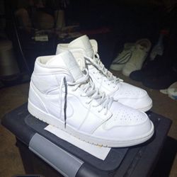 Retro Nike Air Jordans 1's 