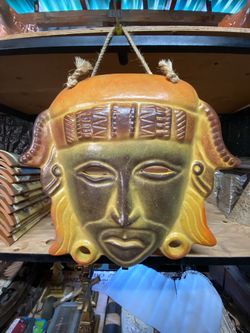 Máscara de barro grande