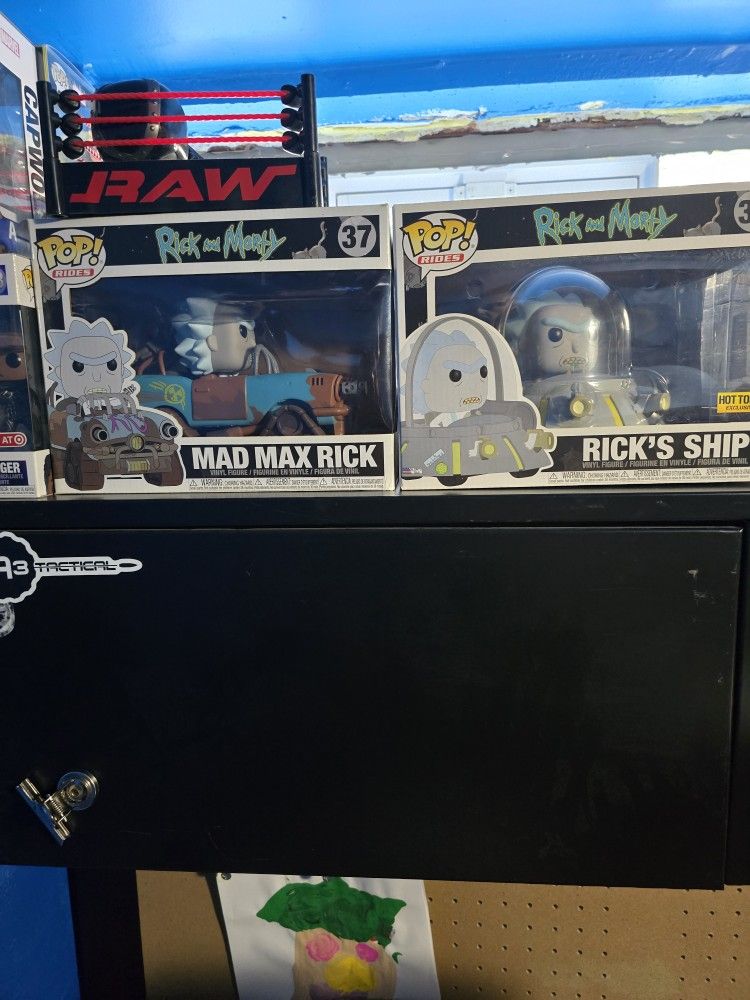 Figurine Pop Rick et Morty #690 pas cher : Morty le Cosmonaute avec