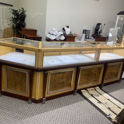 5 Show Cases For Jewelry Or Other Items 