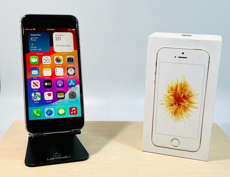 Apple iPhone SE 5G 64GB (3rd Gen) Fully Functional