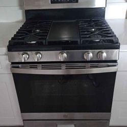 GE Stove/Oven 30"'