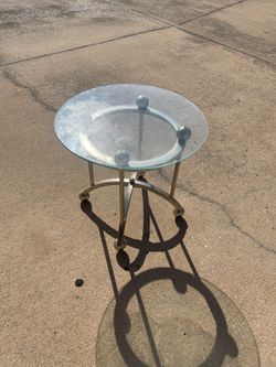 Glass Round Tables