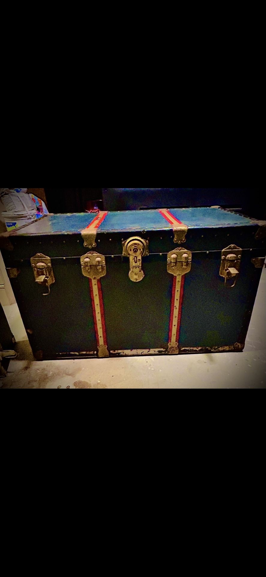 🏷️ Vintage Christie Steamer Trunk – Original – Ready for Use