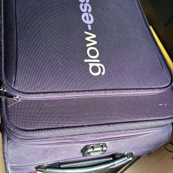 Carry On Bag With Protected Layer And Cd Holder
