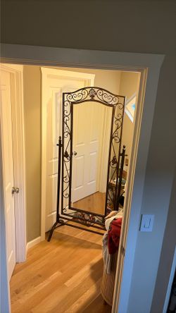 Free Standing Tilting Mirror