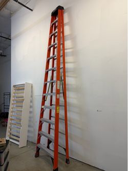 Fiberglass ladder
