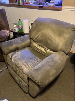 Recliner chairs
