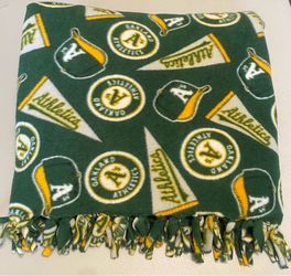 OAKLAND A’S FLEECE TIE BLANKET