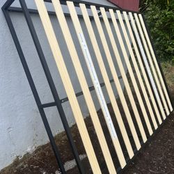 Cheap Good Queen  Bed frame