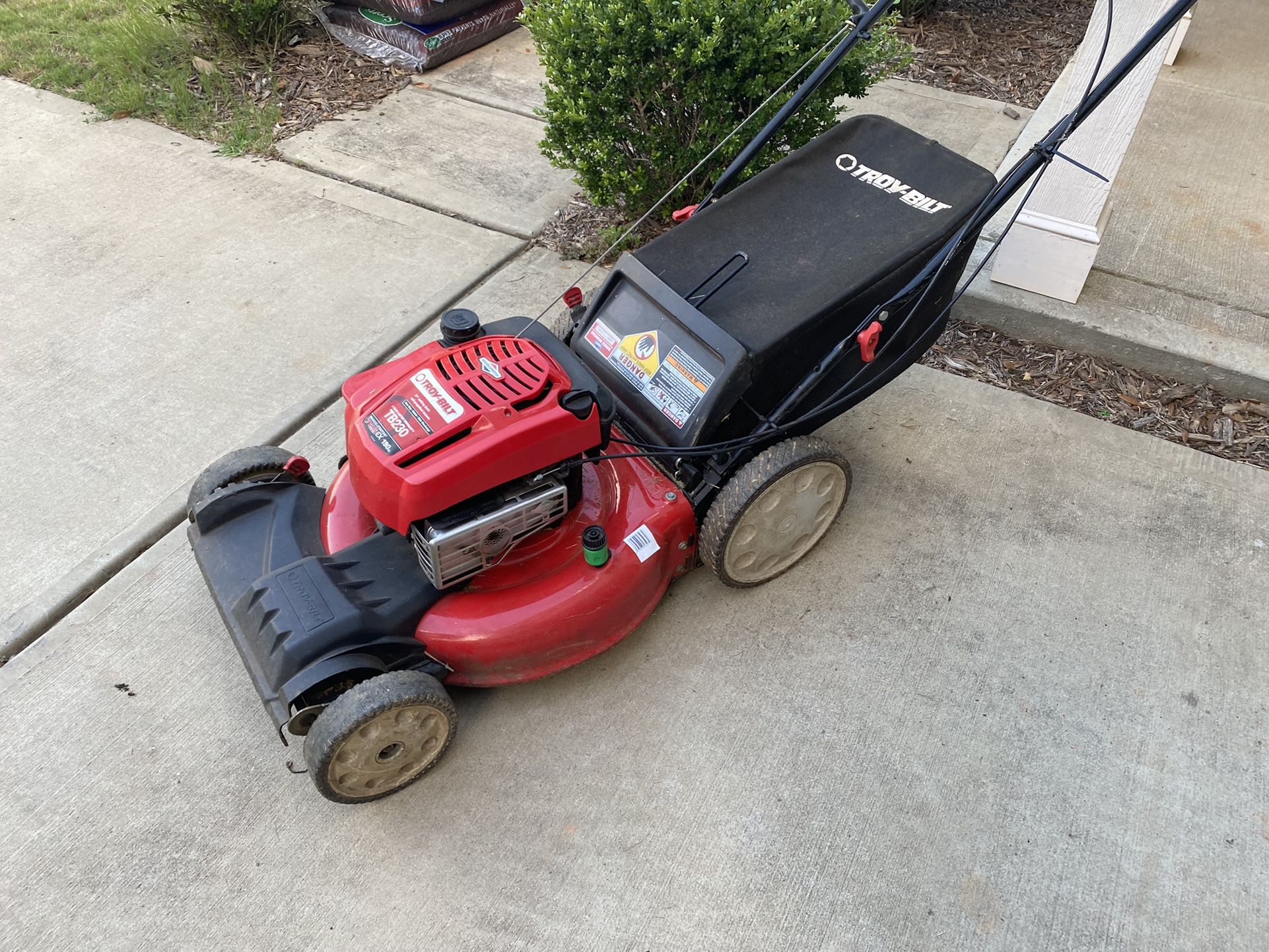 Troy Bilt Lawn Mower Self propelled 190cc - 6.75HP