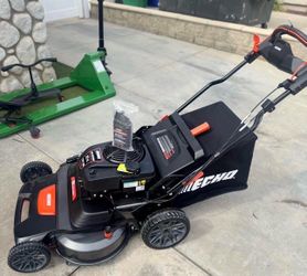 Echo 30in Briggs and Stratton 223cc gas mower