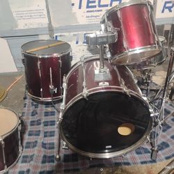 5 Piece Tama Drum Set With Low Volume Cymbals 